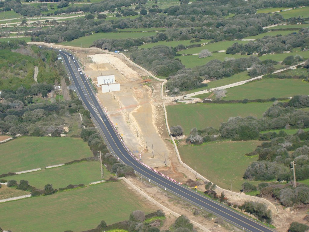 Obres a la carretera general, entrada de l'Argentina