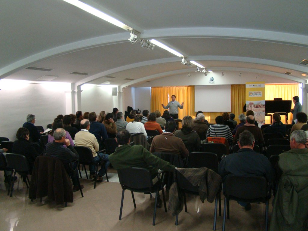 Toni Salord explicant la gestió de Binitord