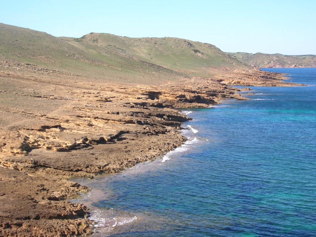 Vista del litoral verge a ponent de Fornells.