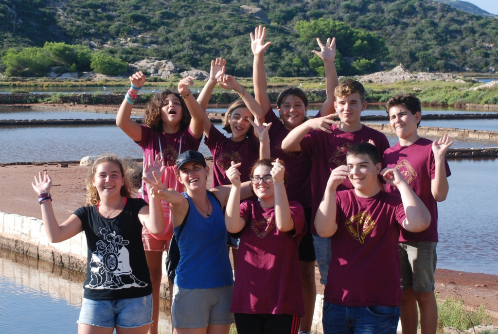Grup juvenil de voluntaris del Centre de Recuperació de Fauna